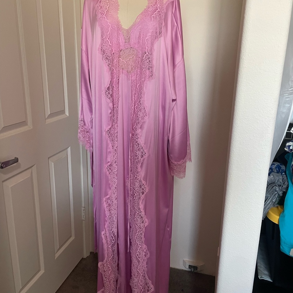 Victorias secret robe and matching chemise